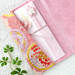 艶やか 袱紗 (ふくさ) 菊唐草地に丸華紋　ピンク 1枚目の画像