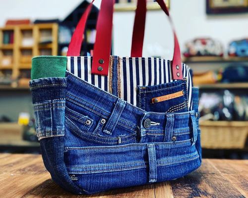 デニムと革のトートバッグ：デニムリメイク×本革持ち手レッド⑤