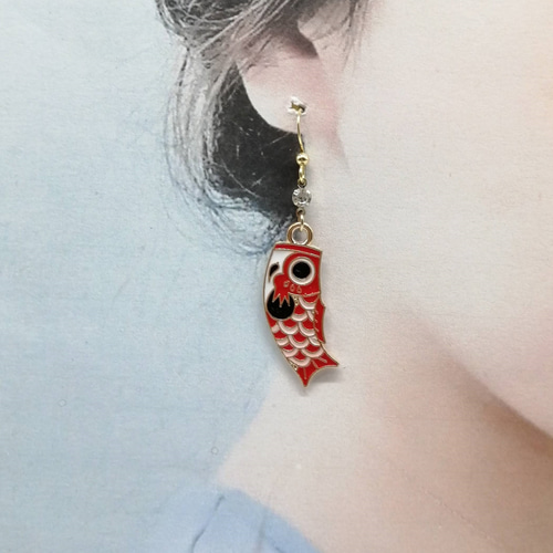 『1点限り』新作☆ガラスの青林檎ピアス　ステンレスフック 青りんご / stained glass pierce 両耳用 サージカルステンレス