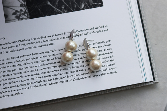 方形銀色棉質珍珠耳環（防過敏） 第2張的照片