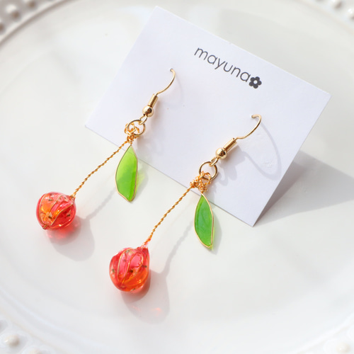 押し花ディップアートのさくらんぼのイヤリング/ピアス