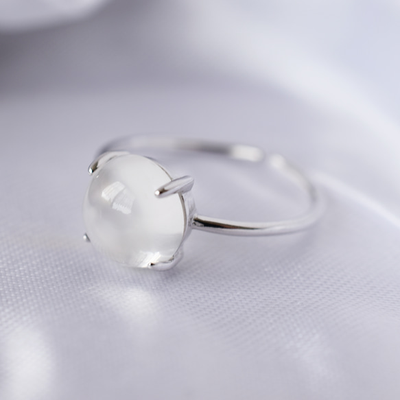 ホワイトムーンストーン指輪、リング：6月の誕生石：白い、白色：ぷっくり丸い、まる：シルバー：Creema限定【送料無料】 4枚目の画像
