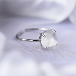 ホワイトムーンストーン指輪、リング：6月の誕生石：白い、白色：ぷっくり丸い、まる：シルバー：Creema限定【送料無料】 3枚目の画像