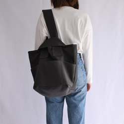 CLOUCHY SHOULDER BAG（チャコール/グレー） 1枚目の画像