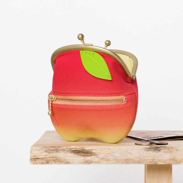 鮮やかりんご がま口財布 1枚目の画像