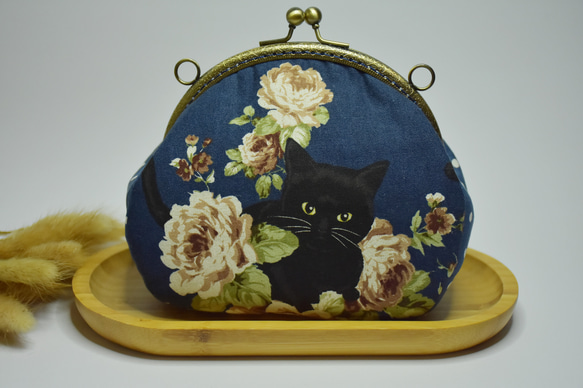 【黑貓花園】 口金化妝包/手拿包/斜背包 第2張的照片