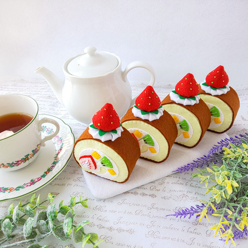 送料無料キャンペーン！】フェルトのおままごと☆いちごのロールケーキ
