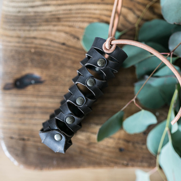 レザーメッシュカゴ/スマホサコッシュ/メガネケース/グレーブラック 5枚目の画像