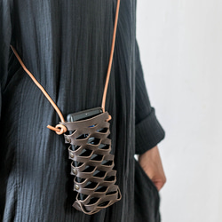 レザーメッシュカゴ/スマホサコッシュ/メガネケース/グレーブラック 2枚目の画像