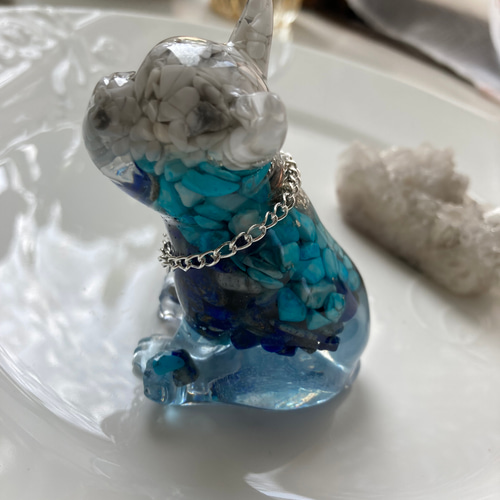 オルゴナイト フレンチブルドッグ ハウライト ラピスラズリ ターコイズ