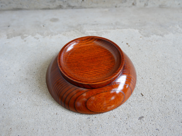 香川漆器*椿皿*国産天然欅（けやき）の木　直径約12㎝ 5枚目の画像