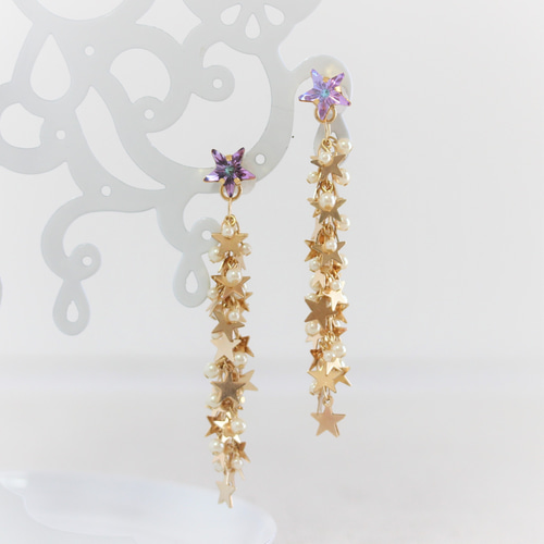 たくさんの星のピアスorイヤリング（クリスタルヴィトレイルライト