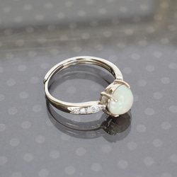 オパール指輪、リング：虹色、レインボー、キラキラ：白い：丸い、まんまる：10月の誕生石【Creema限定】【送料無料】 4枚目の画像