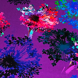 Wishwell 110cm x 50cmずつ切売 - Flower Explosion/Purple 1枚目の画像