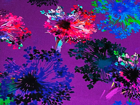 Wishwell 110cm x 50cmずつ切売 - Flower Explosion/Purple 1枚目の画像