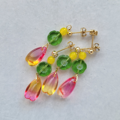 春色ポップなチェコビーズアクセサリー 選べる金具ピアスorネジバネ式 
