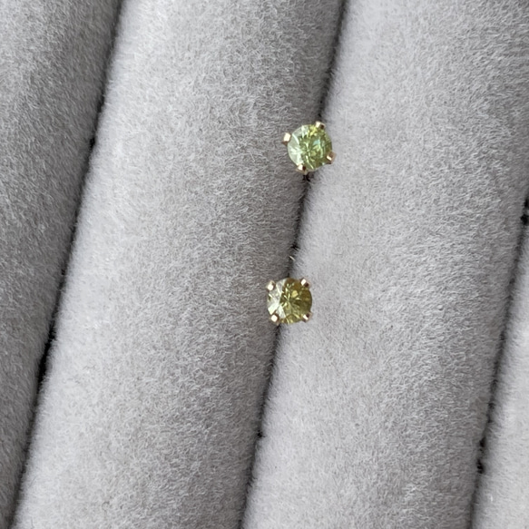 14kgf  Demantoid Garnet (レアストーン) pierce 9枚目の画像