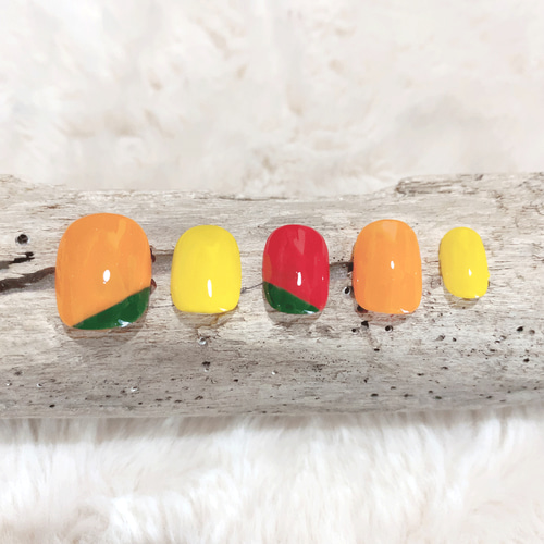 パプリカ ベリーショートネイルチップ 野菜 カラフル 黄色 オレンジ色  