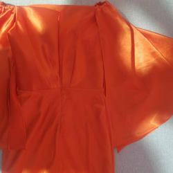 高質量！橙色連衣裙四分之三袖長音樂會/演示文稿 第3張的照片