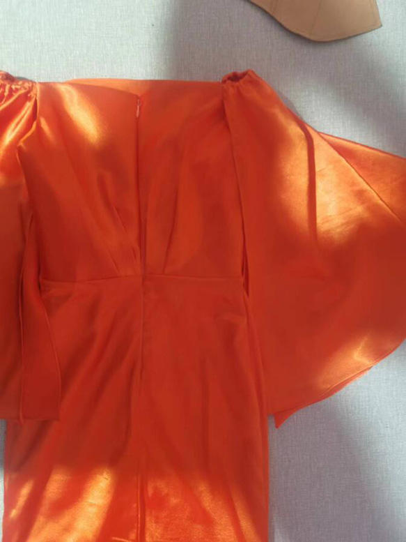 高質量！橙色連衣裙四分之三袖長音樂會/演示文稿 第3張的照片