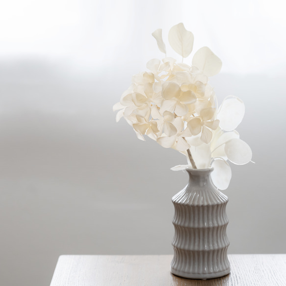 【そのまま飾ってかわいい】ドライフラワー風アジサイ（紫陽花）ユーカリ・ルナリア（アートフラワー）＆一輪挿し花瓶3本セット 3枚目の画像