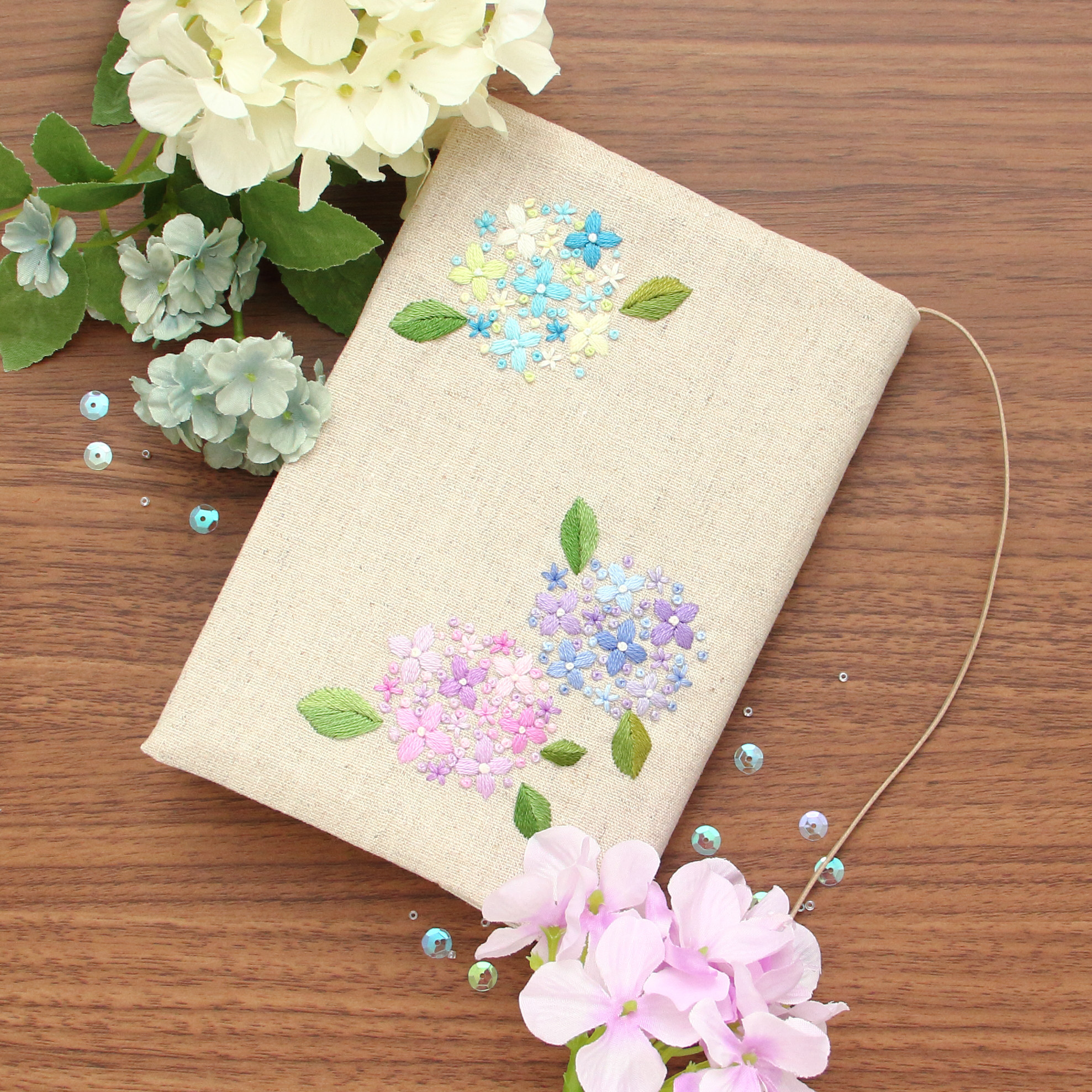 ブックカバー　手刺繍　紫陽花　文庫本/新書判
