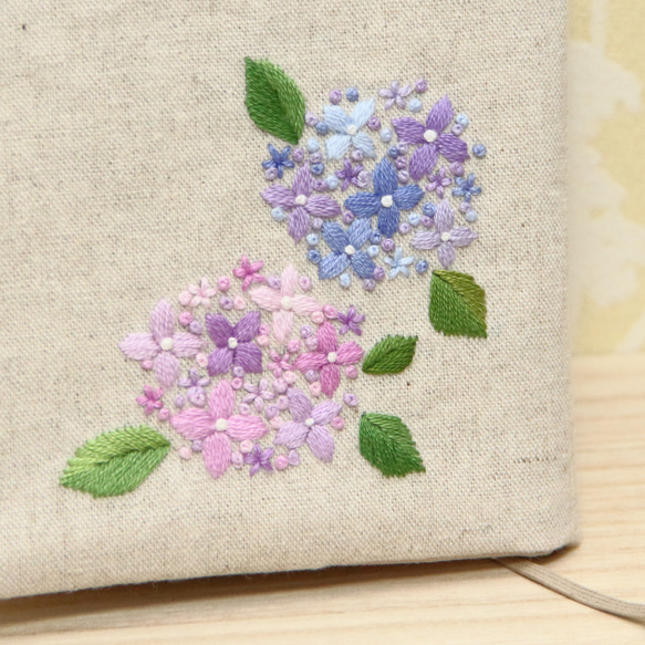 ブックカバー　手刺繍　紫陽花　文庫本/新書判 3枚目の画像