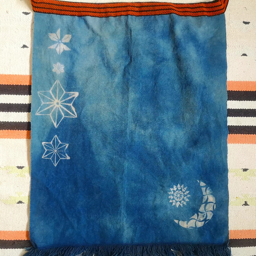 藍染めリメイク前掛エプロンショルダー2way型染め雪ん子縞木綿山葡萄ボタン 藍染めリメイク前掛エプロンショルダー2way型染め雪ん子縞木綿山葡萄