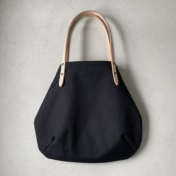 [2023 resale] Cordura and ultra-thick round tote bag - M size [黑 第11張的照片