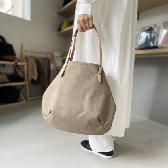 [2023 resale] Cordura and ultra-thick round tote bag - M size [黑 第20張的照片