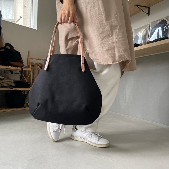 [2023 resale] Cordura and ultra-thick round tote bag - M size [黑 第10張的照片