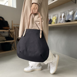 [2023 resale] Cordura and ultra-thick round tote bag - M size [黑 第4張的照片