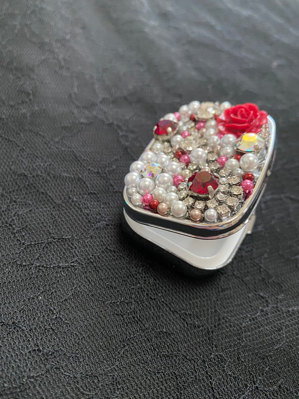 Queen's Box* 深紅の薔薇　スワロフスキービジュー  ピルケース　 7枚目の画像