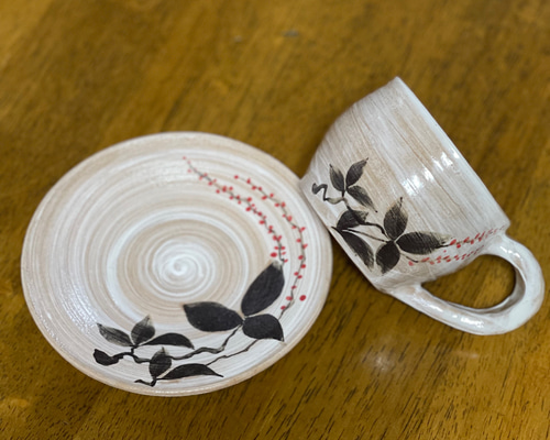 癒しの陶器 水引き手描き絵付コーヒーカップ☕️＆ソーサーB 母
