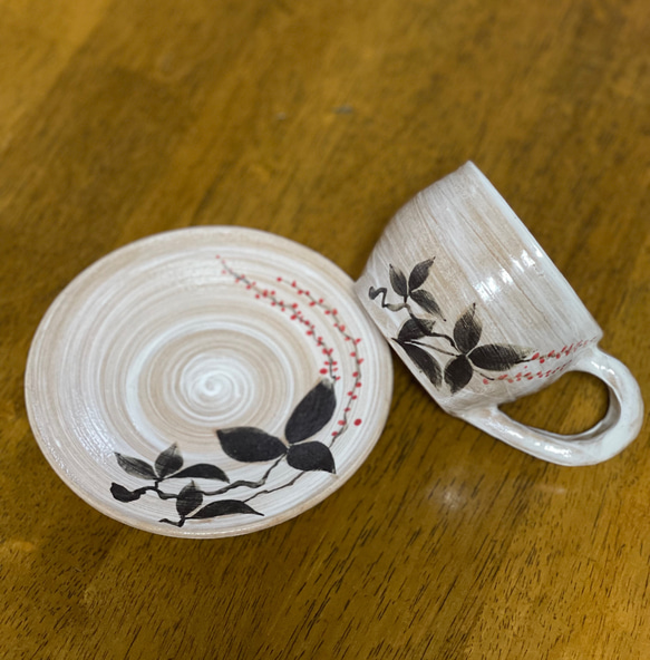 癒しの陶器　水引き手描き絵付コーヒーカップ☕️＆ソーサーB  母の日　ティーカップ 1枚目の画像