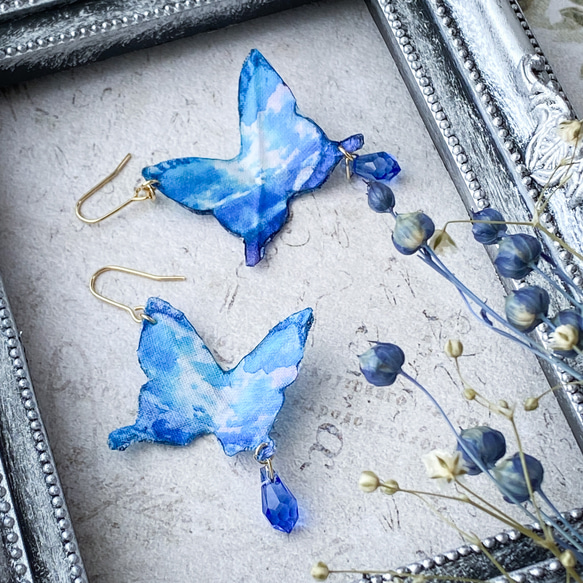 空ノ蝶ピアス/イヤリング(樹脂、チタン、ノンホールピアス) 青空 