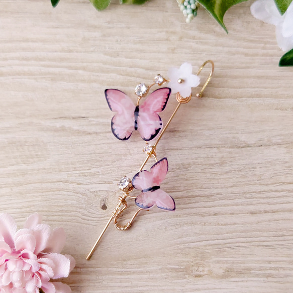 和柄蝶々-桜-のラップクローラーフックピアス・イヤリング 5枚目の画像