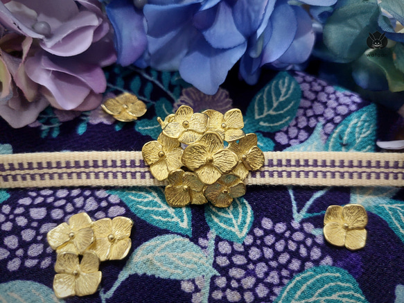 Obi-dome 繡球花和黃銅球菌 第1張的照片