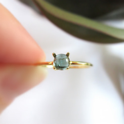 [十月生日石] 4.2mm 美麗的靛藍碧璽凸圓形戒指 第9張的照片