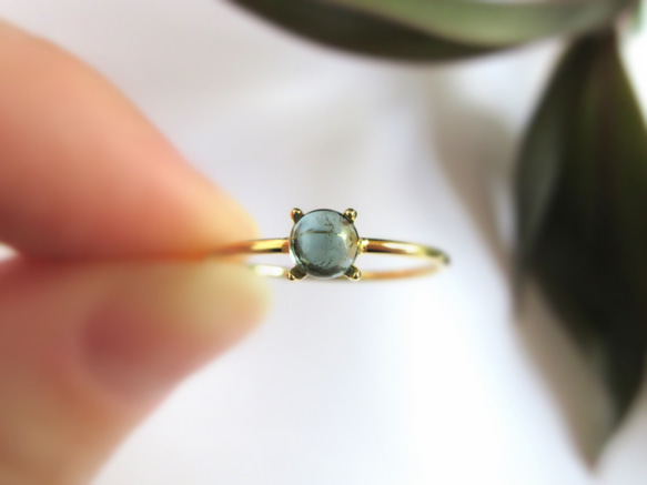 [十月生日石] 4.2mm 美麗的靛藍碧璽凸圓形戒指 第16張的照片