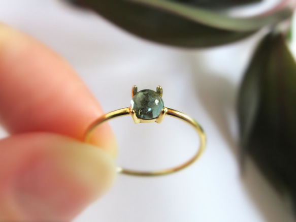 [十月生日石] 4.2mm 美麗的靛藍碧璽凸圓形戒指 第1張的照片
