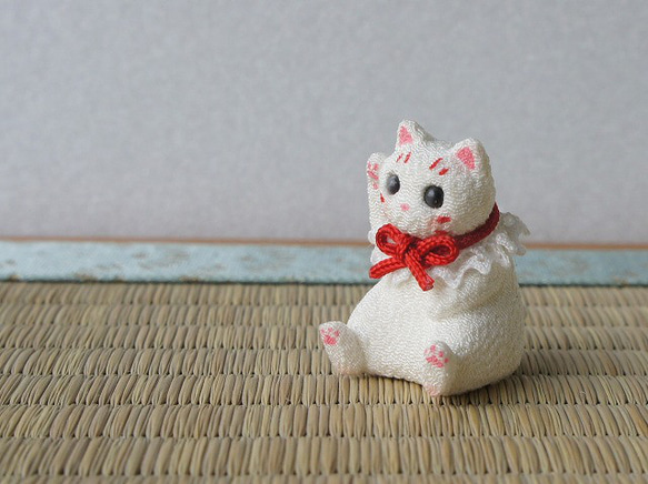 縮緬人形　豆猫十八　白　 2枚目の画像