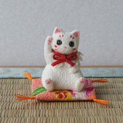 縮緬人形　豆猫十八　白　 1枚目の画像