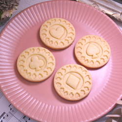 Φ50丸形クッキー型・「ハート・スペード・ダイヤ・クローバー4点セット」・スタンプ付きクッキー型 1枚目の画像