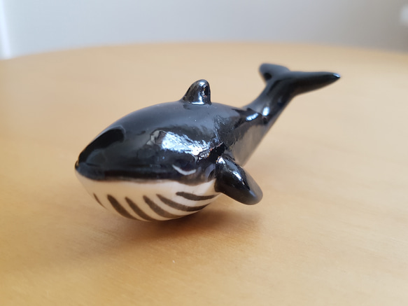 陶器製 デコレーション 置き物   のんびり クジラ 3枚目の画像