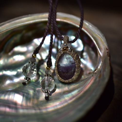 『稀光』ルチルクォーツと虹入りシトリンのマクラメペンダントネックレス 稀光』ルチルクォーツと虹入りシトリンのマクラメペンダント