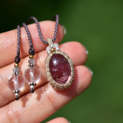 アメトリン・アメジストのマクラメネックレス マクラメ編みペンダント アメトリン＆アメジスト（ブラジル産