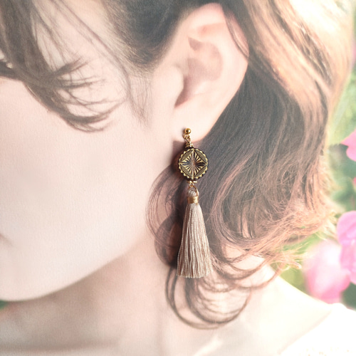 再再…販☆大人のアジアン☆大きめなのに軽い♪タッセルピアス