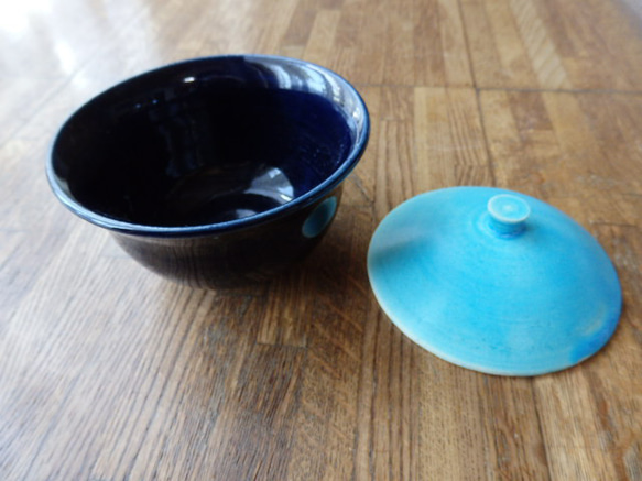 蓋つきのお茶碗か佃煮入れ？ 5枚目の画像