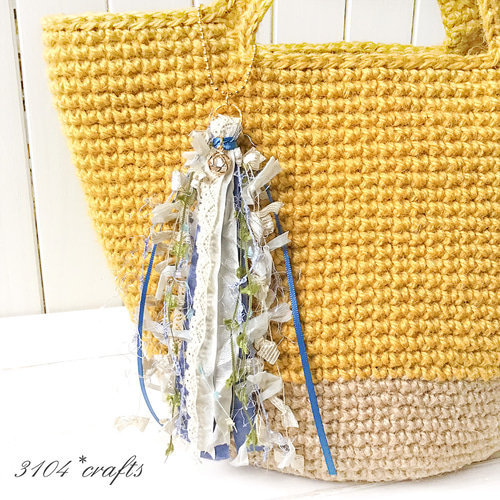 引き揃え糸のタッセルバッグチャーム＊アンティークリボン バッグ